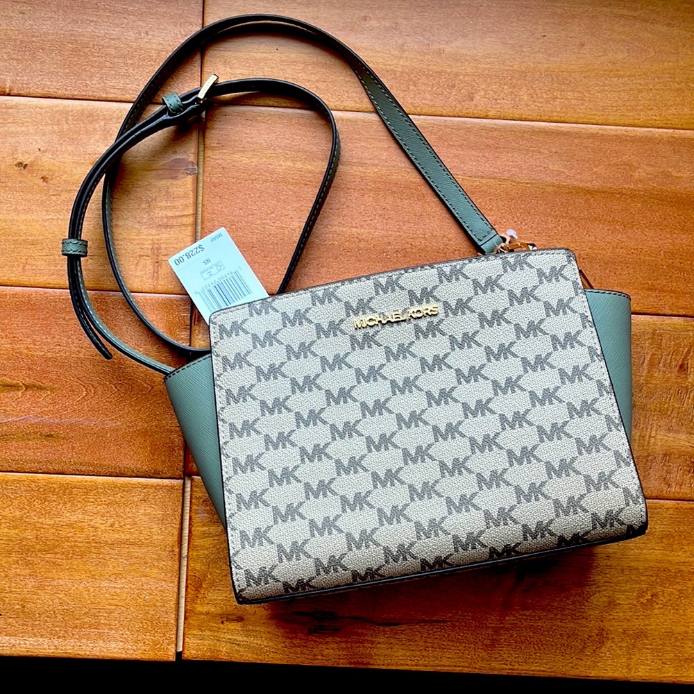 NEW WITH TAGS. Michael Kors Selma Crossbosy